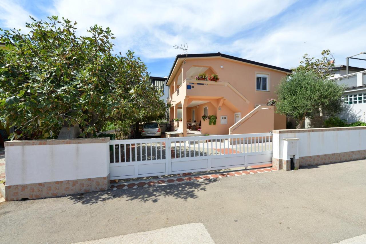 Apartment Nada Vir Buitenkant foto
