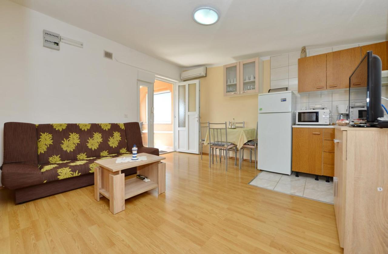 Apartment Nada Vir Buitenkant foto