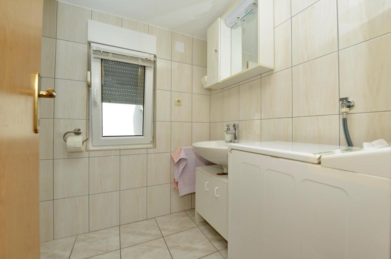 Apartment Nada Vir Buitenkant foto