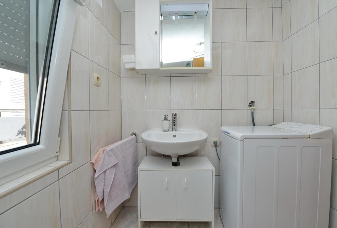 Apartment Nada Vir Buitenkant foto